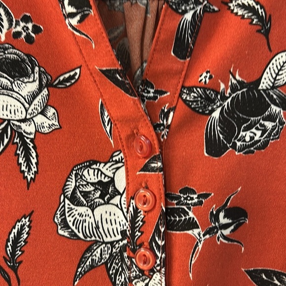 D & Co Stretch Polyester Rust Floral Popover Top SZ S - Picture 4 of 5